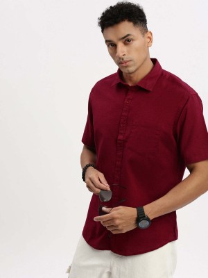 Showoff Men Solid Casual Maroon Shirt