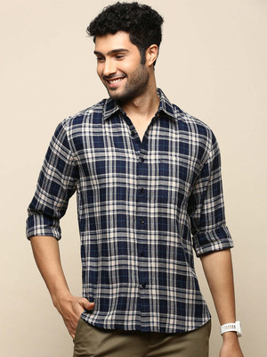 INVICTUS Men Checkered Casual Dark Blue Shirt