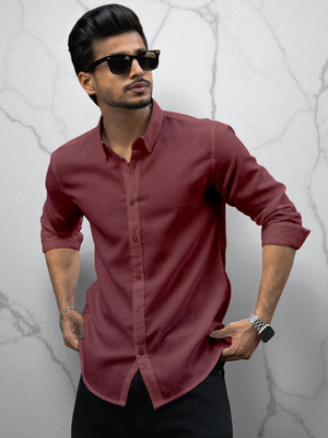 Yanthi Trend Men Solid Casual Maroon Shirt