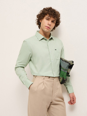 THE BEAR HOUSE Men Solid Formal Green Shirt