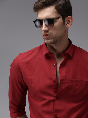 SHOWOFFFF Men Solid Casual Maroon Shirt