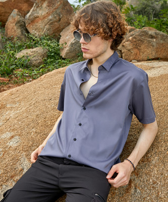 CAMPUS SUTRA Men Solid Casual Grey Shirt