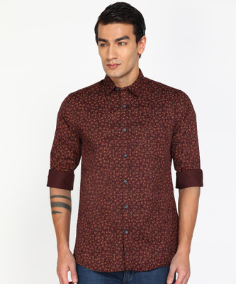 PETER ENGLAND Men Printed Casual Maroon Shirt