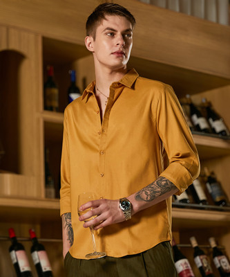 CAMPUS SUTRA Men Solid Casual Yellow Shirt