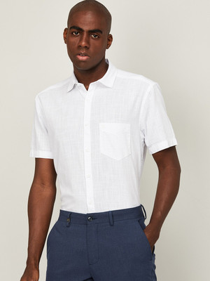 CODE by Lifestyle Men Solid Casual White Shirt
