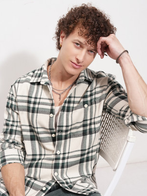 HIGHLANDER Men Checkered Casual Cream, Grey Shirt