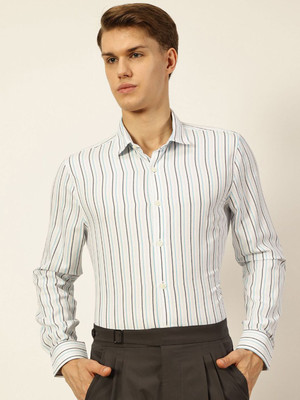 INVICTUS Men Checkered Formal White Shirt