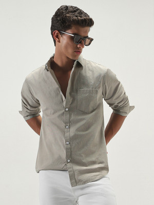 Urbano Fashion Men Solid Casual Grey Shirt