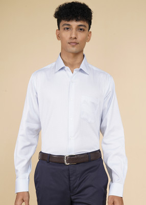 VAN HEUSEN Men Checkered Formal Light Blue Shirt