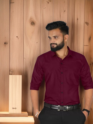HENDRIX FASHION Men Solid Casual Maroon Shirt