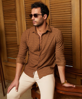 CAMPUS SUTRA Men Solid Casual Brown Shirt