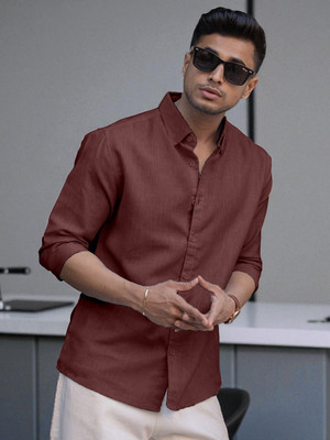 Yanthhi Men Solid Casual Maroon Shirt