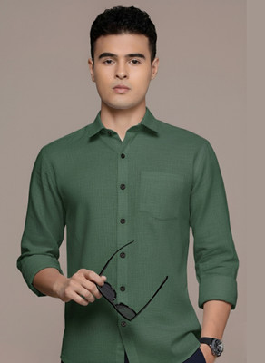 Mameru Men Solid Casual Green Shirt