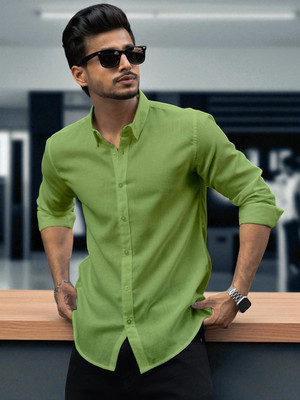 Yanthhi Men Solid Casual Light Green Shirt