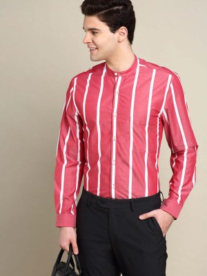 INVICTUS Men Striped Formal Red Shirt