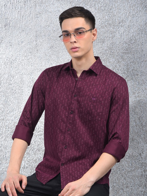 CRIMSOUNE CLUB Men Self Design Casual Maroon Shirt
