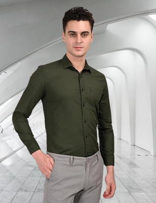 The style grove Men Solid Casual Green Shirt