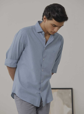 Andamen Men Solid Casual Blue Shirt