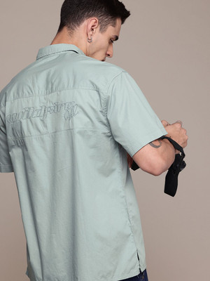 Roadster Men Solid Casual Grey Shirt