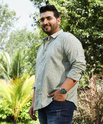 Instafab Plus Men Solid Casual Grey Shirt