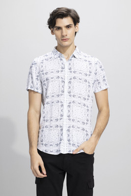 Snitch Men Printed Casual White, Dark Blue Shirt