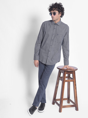 CRIMSOUNE CLUB Men Printed Casual White, Dark Blue Shirt