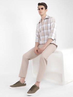 CRIMSOUNE CLUB Men Checkered Casual Beige Shirt