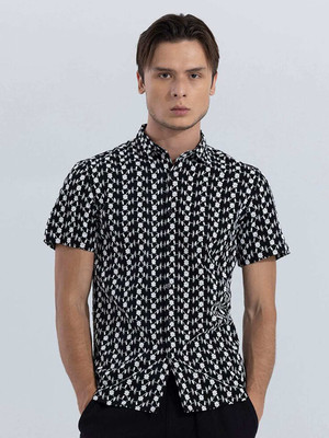 Snitch Men Printed Casual Black Shirt