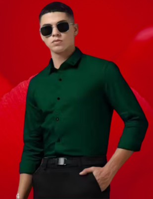 VASTRAM Men Solid Formal Green Shirt