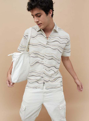 Fame Forever by Lifestyle Men Solid Casual White Shirt