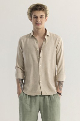 Snitch Men Solid Casual Beige Shirt