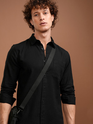 HIGHLANDER Men Solid Casual Black Shirt