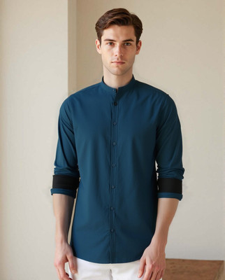 Dennis Lingo Men Solid Casual Blue Shirt