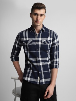 Dennis Lingo Men Checkered Casual White, Dark Blue Shirt