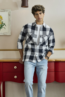 Snitch Men Checkered Casual Blue Shirt