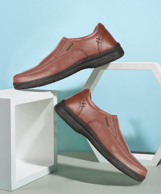 HUSH PUPPIES TAYLOR SLIP ON E Slip On For Men(Brown , 7)