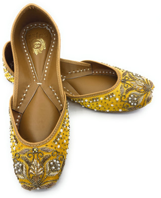 APNI JUTTI Amber Royale Punjabi Jutti for women's Embroidery jutis for women Party Wear For Women(Yellow , 7)