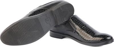 WELLWALK Men's Black Glossy Synthetic Slip-On Loafers with Croc-Textured Finish Brogues For Men(Black , 7)
