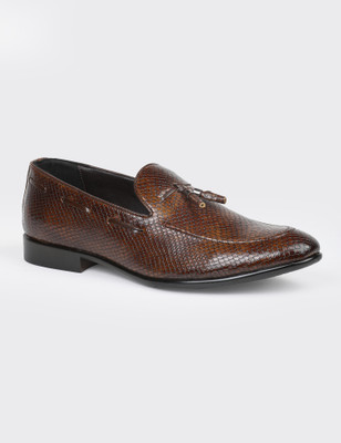 V8 by Ruosh The Coby Tan Men Tassel Loafer V8 By Ruosh Slip On For Men(Tan , 8)