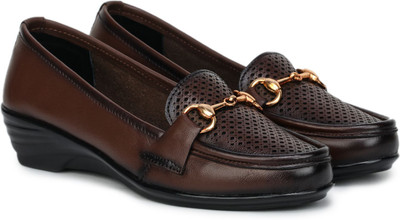 Zoom Shoes Genuine Leather Slip-On Stylish Lightweight Round Toe Flats for All-Day Comfort Bellies For Women(Brown , 4)