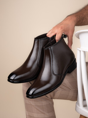 Roadster Boots For Men(Brown , 7)