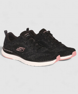 Skechers ULTRA GROOVE Sneakers For Women(Black , 3)