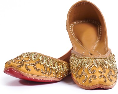 RAVIS Handmade Punjabi Embridered Jutis For Women(Beige , 8)