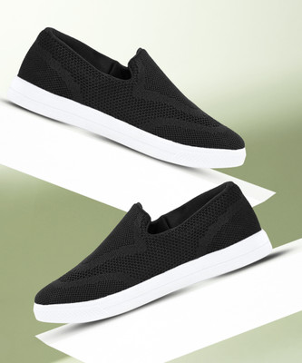 HRX by Hrithik Roshan Casuals For Women(Black , 3)