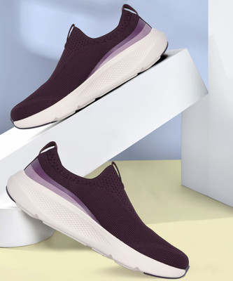 Skechers GO RUN ELEVATE - HOT STREAK Running Shoes For Women(Purple , 4)