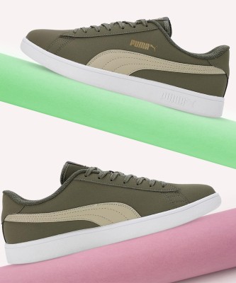 PUMA Smash V2 Buck Sneakers For Men(Green , 7)