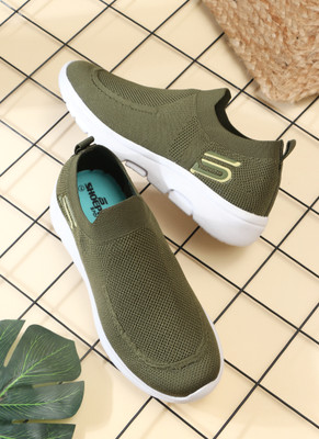 GENVE Stylish Comfortable Walking Wear and Runing Sports Shoes For Men's. Party Wear For Men(Green , 7)