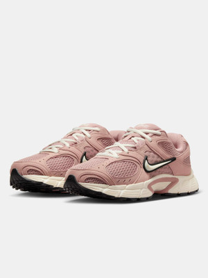 NIKE V5 RNR Sneakers For Women(Pink , 3)