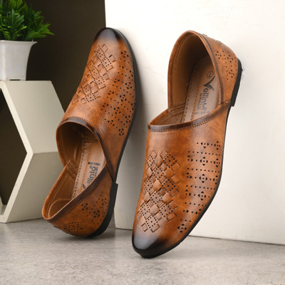 Vellinto Juttis & Mojaris Loafers For Men For Men(Tan , 7)