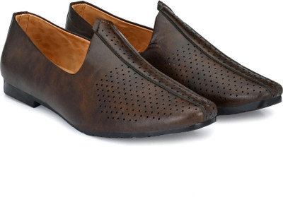 KIATU Ethnic and Traditional Wedding Attractive Black/Brown/Tan/Red/Yellow/Stylish Casual Faux Leather Nagra/Classic Design Jalsa Mojaris/Kolhapuri Jutti Casuals For Men(Brown , 7)